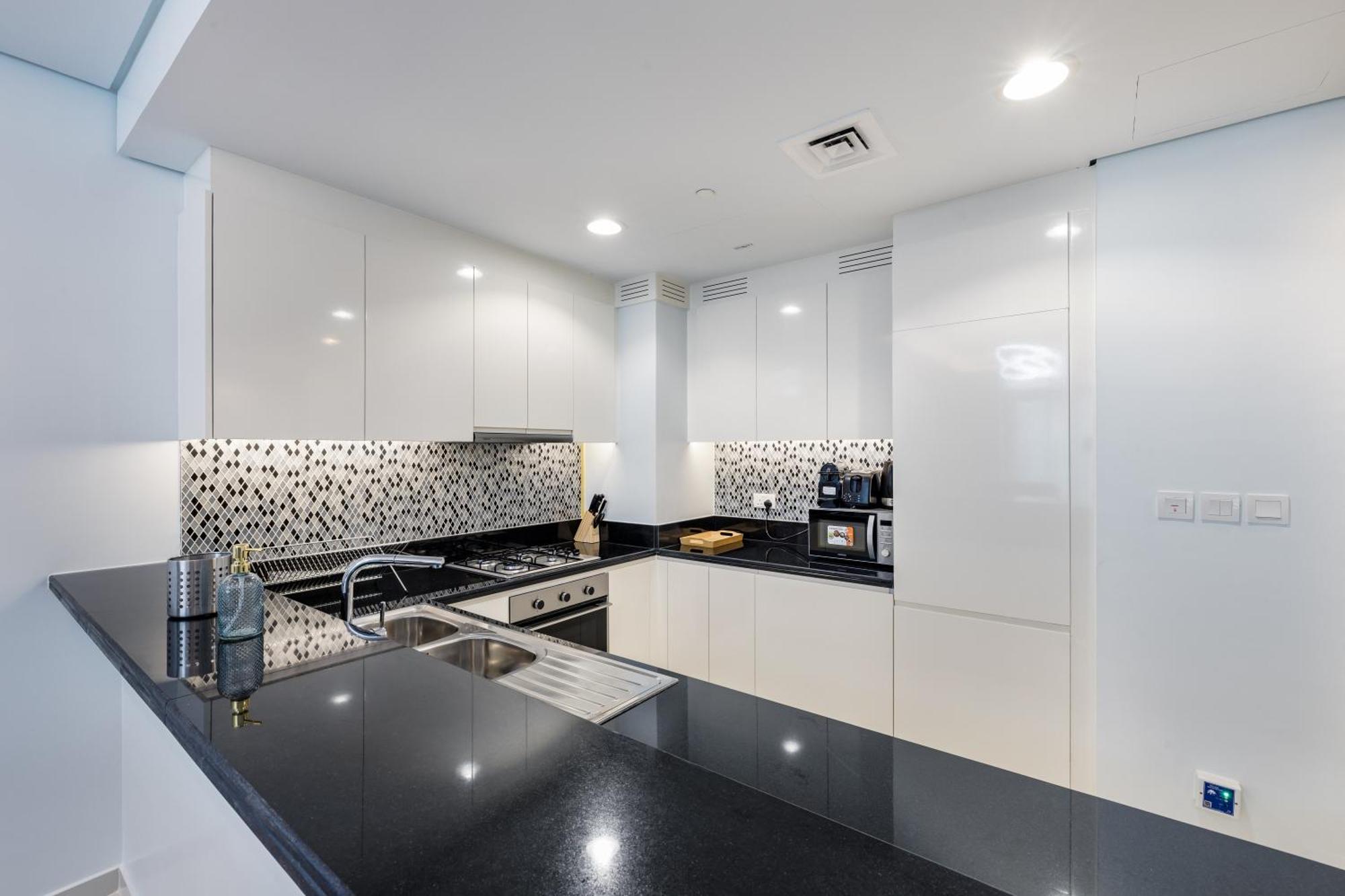 Ferienwohnung Aliving Luxe 2Br With Burj Khalifa View Infinity Pool Midtown-4704 Dubai Exterior foto